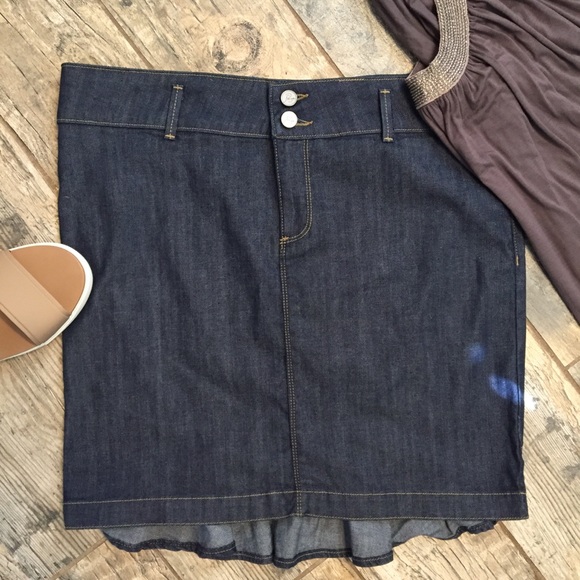 PAIGE Dresses & Skirts - Paige Denim Beverly Blvd Sz 32 Skirt Ruffle Sexy